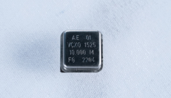 VCXO 1500, 1525 (Half Size)